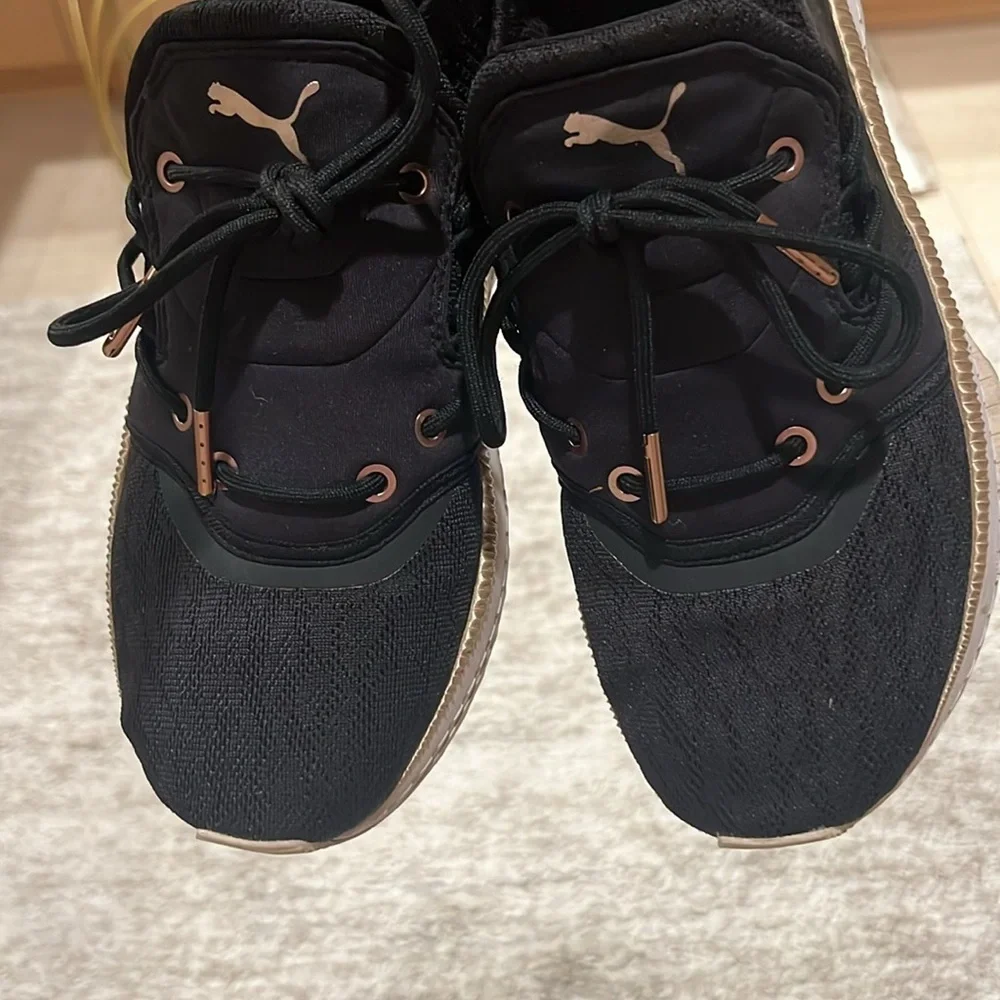 Women's Puma TSUGI Shinsei Casual Sneakers feature a head-turning modern size 8